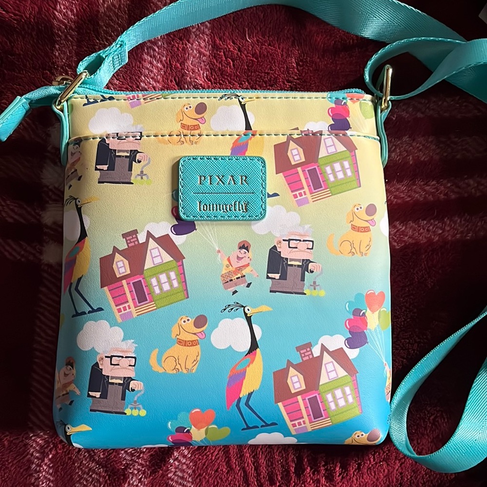 New UP Crossbody bag SUPER CUTE!!!